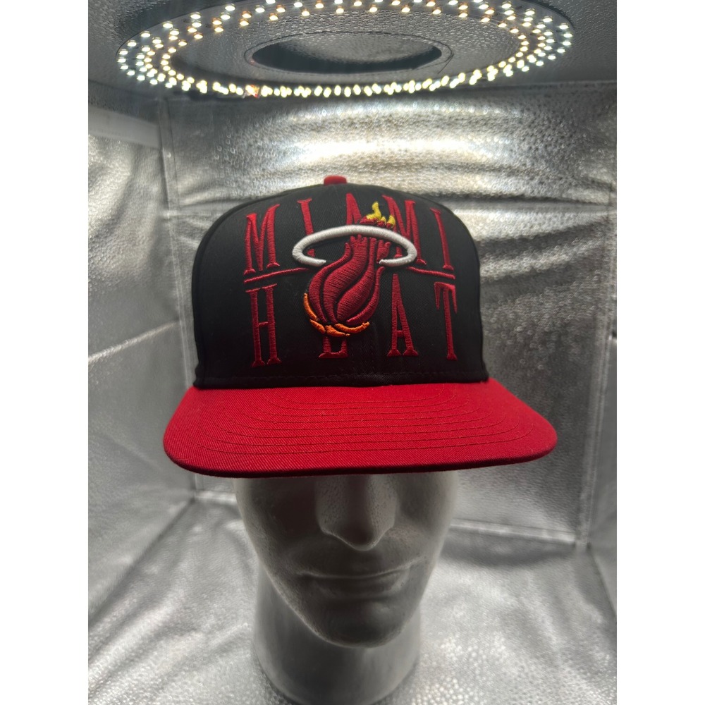 New Era 9FIFTY Miami Heat NBA Hardwood Classics Snapback Hat Black Red Mens S-M